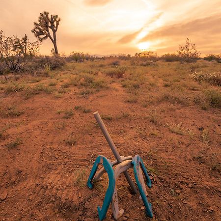 Coyote Tracks - A Modern Desert Experience Villa Joshua Tree Bagian luar foto
