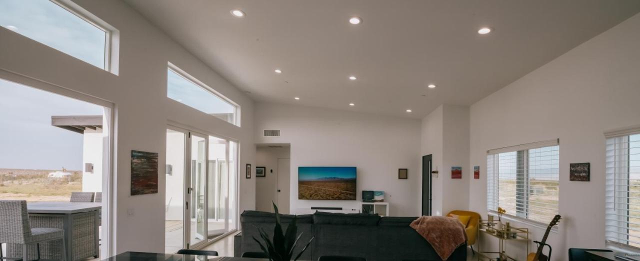Coyote Tracks - A Modern Desert Experience Villa Joshua Tree Bagian luar foto