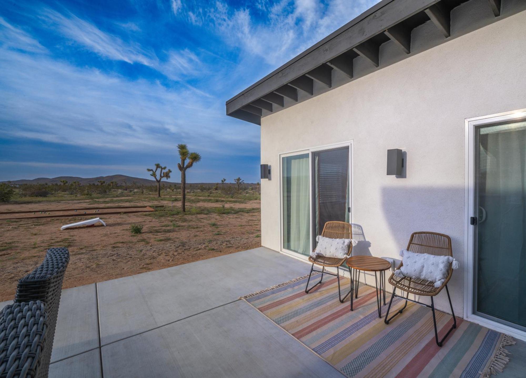 Coyote Tracks - A Modern Desert Experience Villa Joshua Tree Bagian luar foto