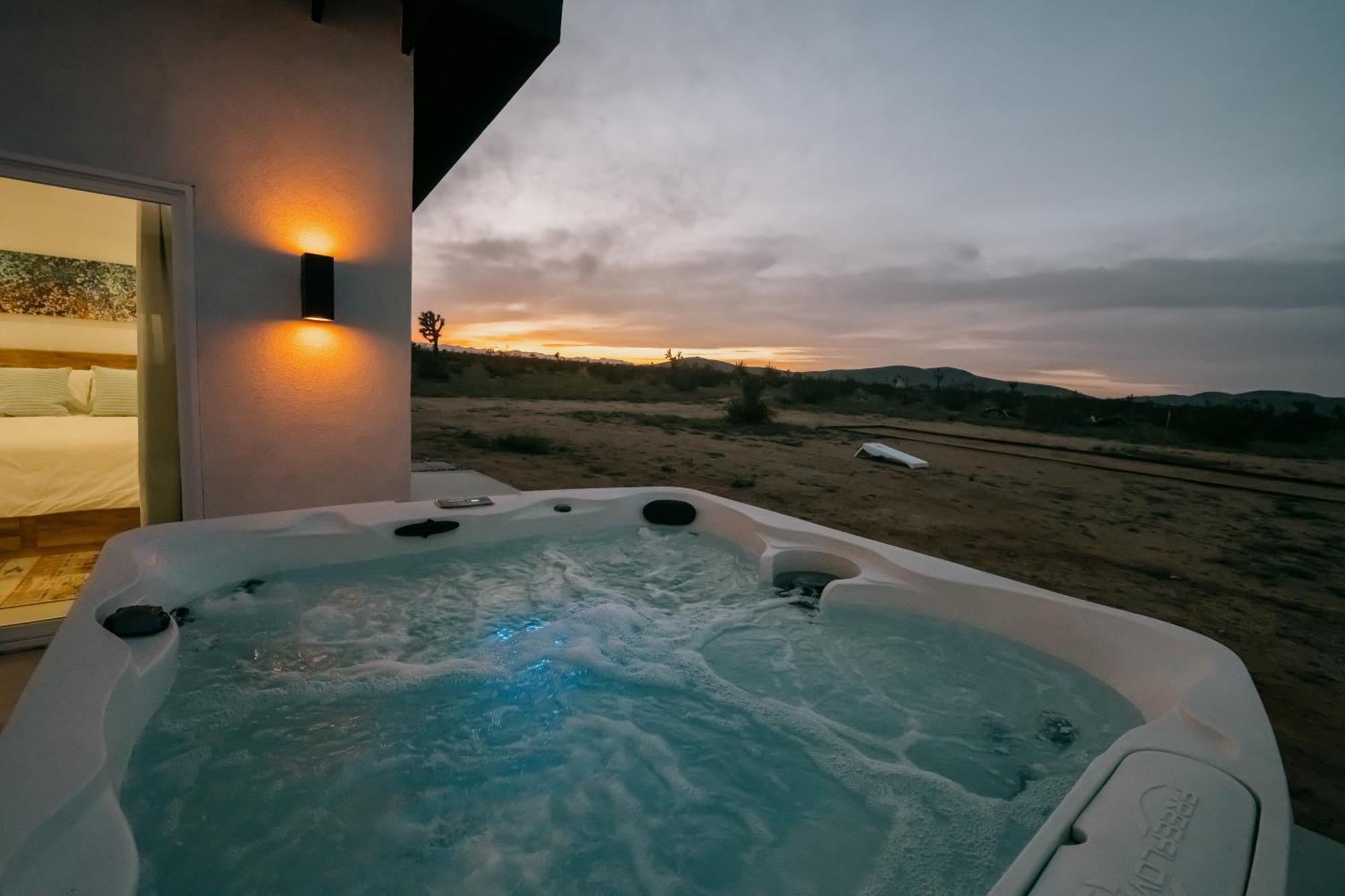 Coyote Tracks - A Modern Desert Experience Villa Joshua Tree Bagian luar foto