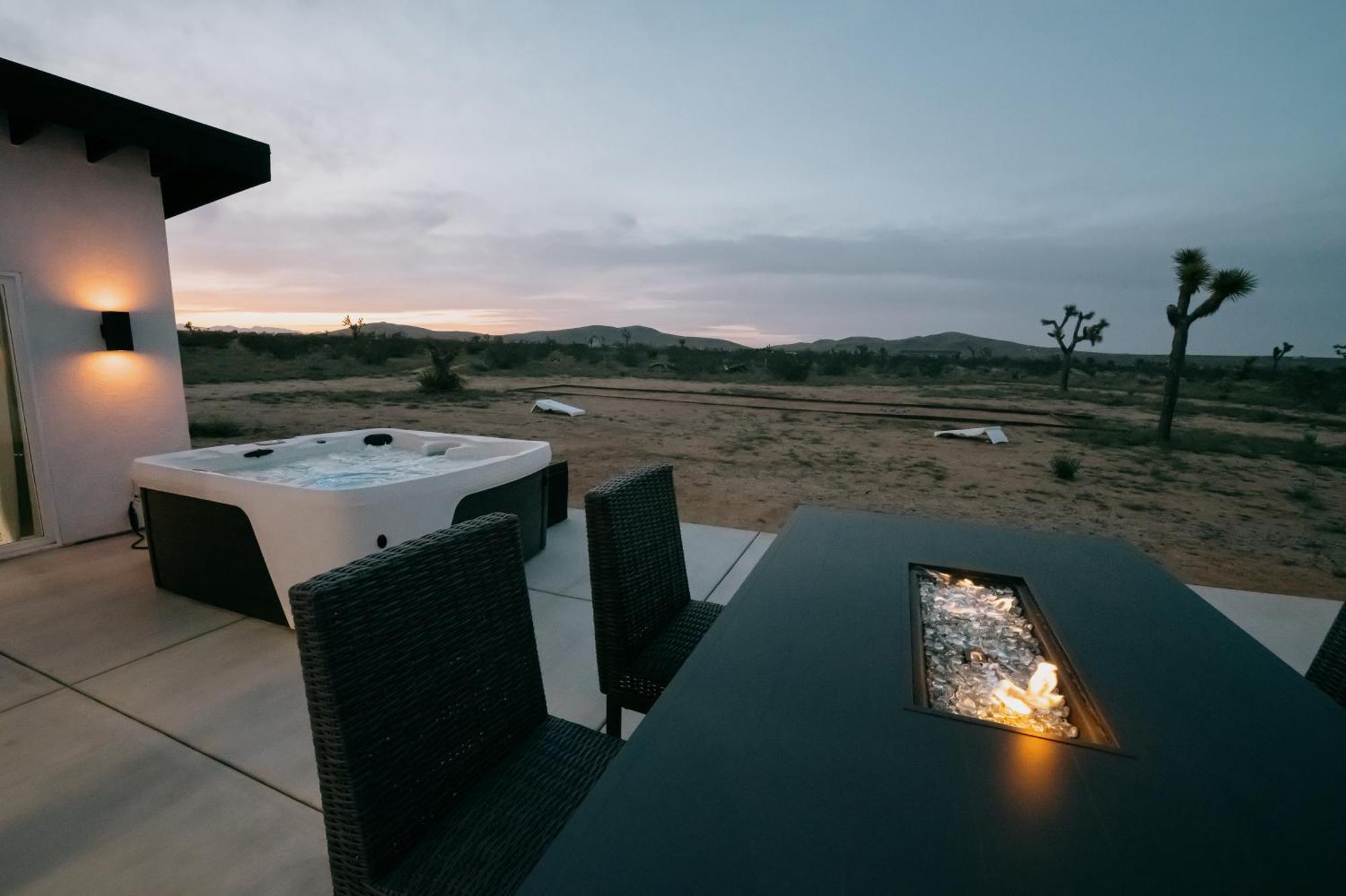 Coyote Tracks - A Modern Desert Experience Villa Joshua Tree Bagian luar foto