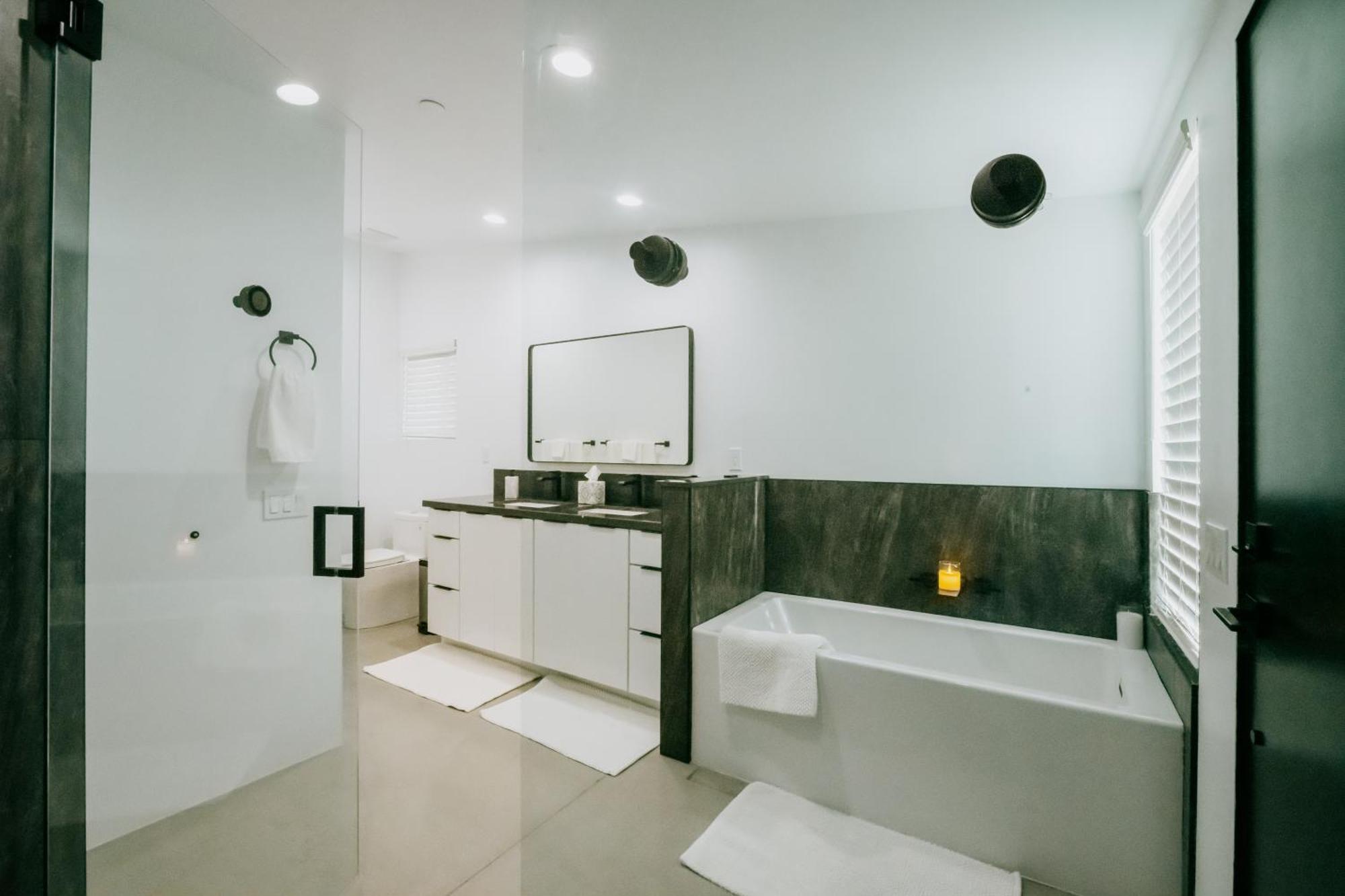Coyote Tracks - A Modern Desert Experience Villa Joshua Tree Bagian luar foto